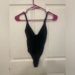Victoria’s Secret Black low cut Bodysuit-XS